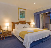 Tinaroo Lake Resort - Holiday Apartments - eAccommodation