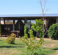 Cully Fest - Base Camp and Glamping - eAccommodation