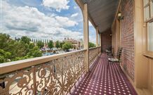 Cobb & Co Court Boutique Hotel - eAccommodation 6
