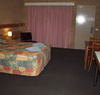 Holbrook Town Centre Motor Inn - Holbrook