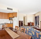 Quality Suites Boulevard on Beaumont - Hamilton - eAccommodation