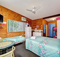 Bargara Gardens Motel and Holiday Villas - eAccommodation