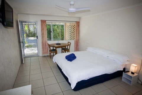 Tin Can Bay Motel - eAccommodation 3