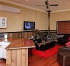 Top of the Range Retreat - eAccommodation
