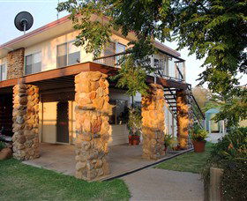 Rubyvale Gem Gallery Apartments - eAccommodation 1