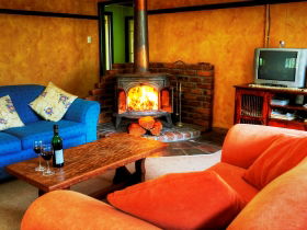 M.J Yurts Ballandean - eAccommodation 1