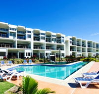 Beachside Magnetic Harbour Apartments - eAccommodation