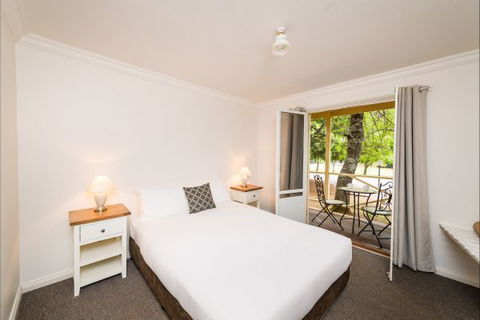 Federation Gardens And Possums Hideaway - eAccommodation 2