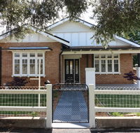 Roseneath Cottage - Orange Heritage - eAccommodation