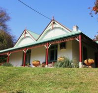 Ravenscroft and The Cottage - eAccommodation