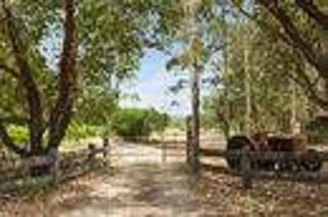 Red Tractor Retreat - eAccommodation 2