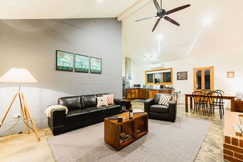 Alpine Edge Accommodation - eAccommodation 0