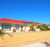Christies Cottage for holidays and relocations. - eAccommodation