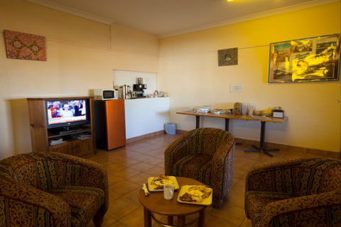 Tilmouth Well Roadhouse - eAccommodation 7