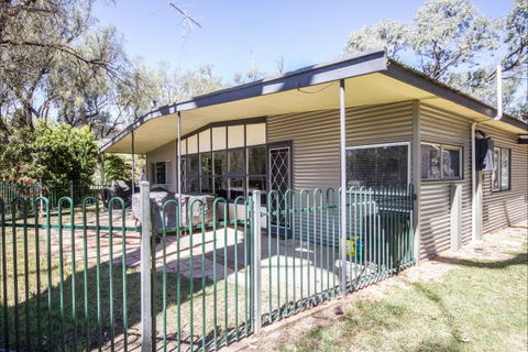 River Shack Rentals - Living The Dream - eAccommodation 106