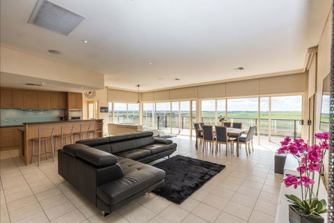 River Shack Rentals - Living The Dream - eAccommodation 28