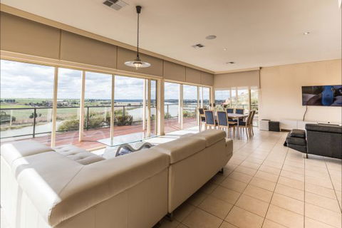 River Shack Rentals - Living The Dream - eAccommodation 29