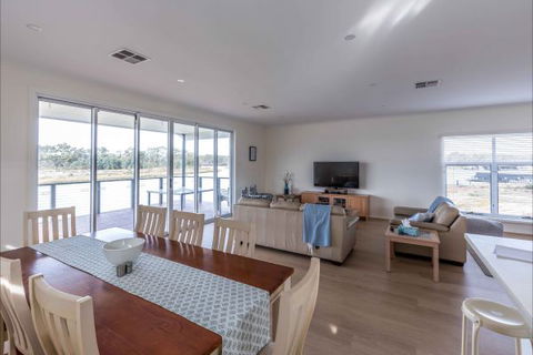 River Shack Rentals - Living The Dream - eAccommodation 112