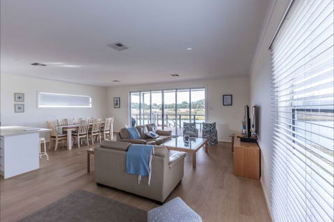 River Shack Rentals - Living The Dream - eAccommodation 113