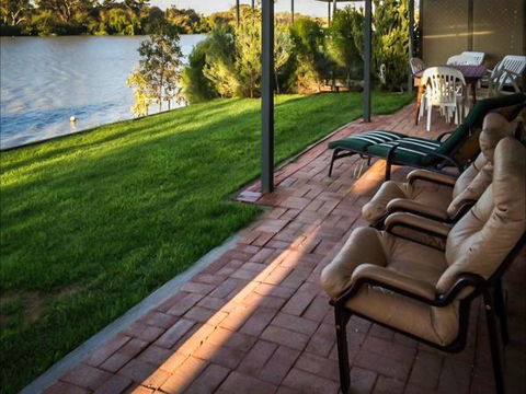 River Shack Rentals - Living The Dream - eAccommodation 24
