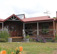 Eagle's Roost Farmstay BB - eAccommodation