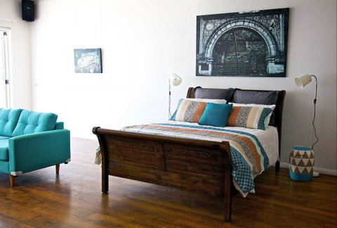 Penguin Beachfront Apartments - eAccommodation 3