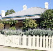 Florennes Heritage Cottage - eAccommodation