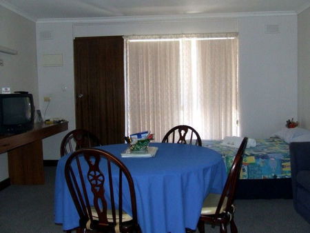 Beachport Motor Inn - eAccommodation 1