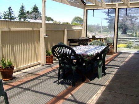 Beachport Motor Inn - eAccommodation 3