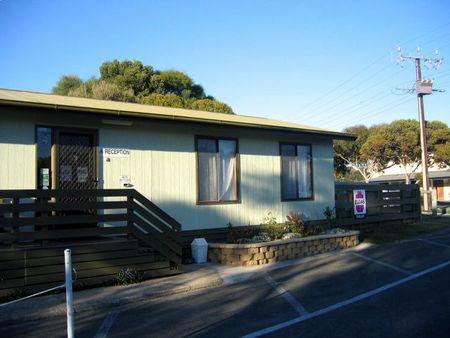 Lake Albert Caravan Park - eAccommodation 0