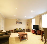 Lake Inn Ballarat - eAccommodation