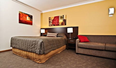 Governor Macquarie Motor Inn - eAccommodation 3