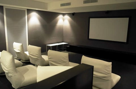 Ultra Broadbeach - eAccommodation 1