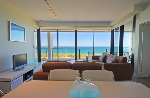 Ultra Broadbeach - eAccommodation 3