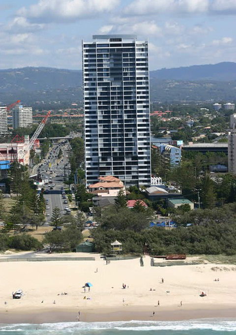 Ultra Broadbeach - eAccommodation 5