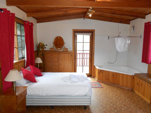 Eastcoast Central Watersedge Resort - eAccommodation 2