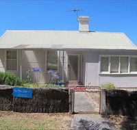 Holly's Holiday Home - eAccommodation