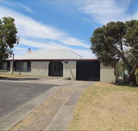 Carthew Street Holiday Home - eAccommodation