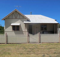 Ellison's Holiday Home - eAccommodation