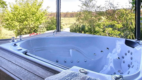 A Way To Relax At Welcome Springs Country Stays - eAccommodation 0