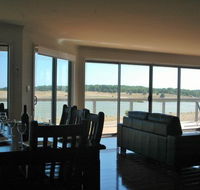 Parrydyse Clayton Bay - eAccommodation