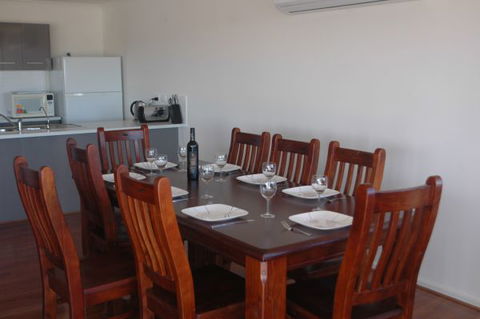 Parrydyse Clayton Bay - eAccommodation 3