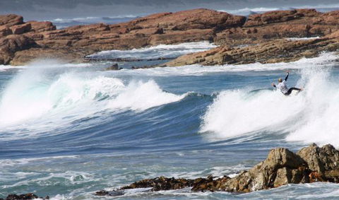 Arties Cottage Accommodation - eAccommodation 4