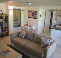 Bangalow Studio Apartment - eAccommodation