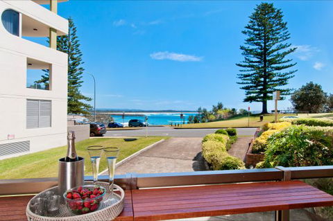 Beauty At The Beach - eAccommodation 0