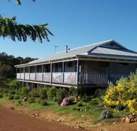 Blue House Bed and Breakfast - eAccommodation