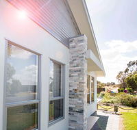 Brock's Base Wellington East - eAccommodation