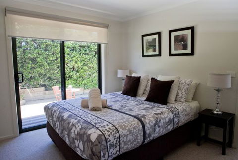 C-Deck Beach House Apartment - eAccommodation 1