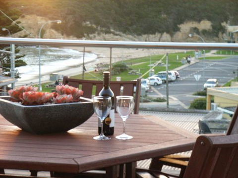 C-Deck Beach House Apartment - eAccommodation 6