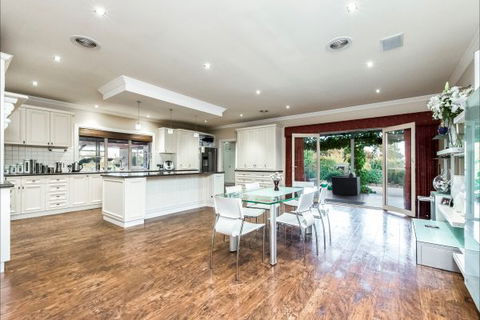 La Bella Vita - eAccommodation 3